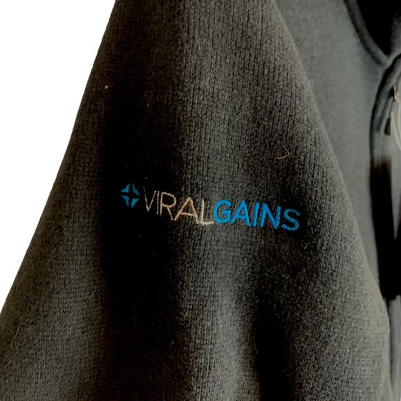 The North Face Jacket Wmn XL Black Sweater Fleece Full Zip Viral Gains Logo NWT - Picture 5 of 8